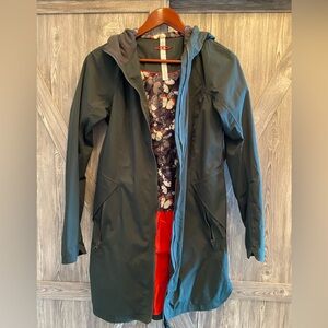 Lululemon Definitely Raining jacket NWT